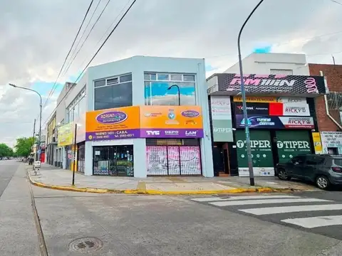Oficina/Showroom /Local 1° piso en  Excelente Zona Comercial Warnes y Dorrego