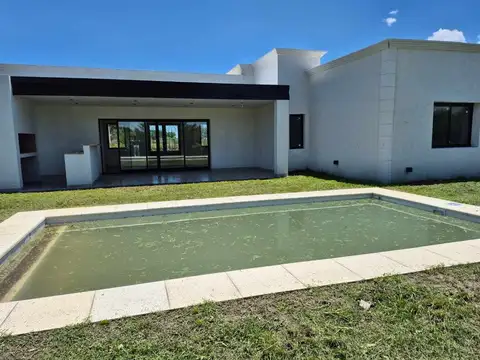 Casa 4 amb pileta parque 1 suite 3 baños ESTRENAR