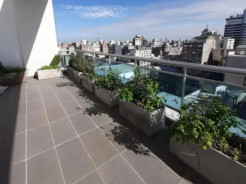 Oficina 6 ambientes con 2 baños