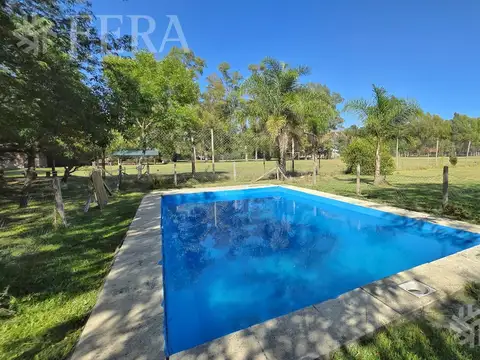 Venta quinta de 8200 m2 con piscina en Arturo Segui
