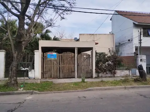Casa en Venta en Burzaco, USD 65.000