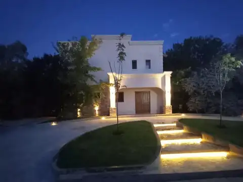 Casa en Venta en Fincas Del Lago, USD 290.000