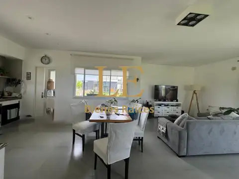 CASA A LA VENTA EN EL NAUDIR