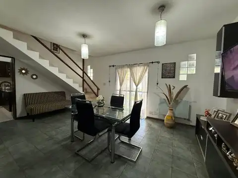 Depto Tipo Casa en Venta de 4 ambientes