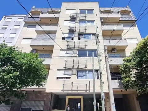 Departamento 2 ambientes cochera cubierta