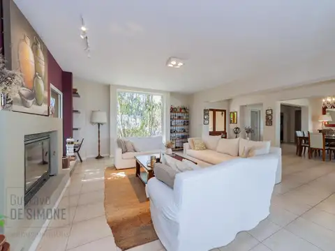 Casa en Venta con 4 cocheras