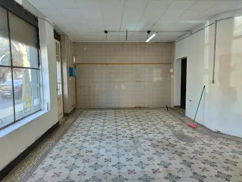 Local en Alquiler en Barrio España y Hospitales, $ 900.000