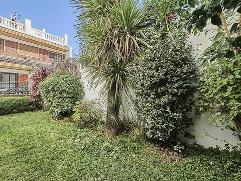 Departamento PH 4 ambientes Reciclado Patio Jardin Cochera Luminoso en Villa Crespo