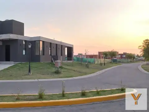 Terreno en Venta 34  mts Fondo
