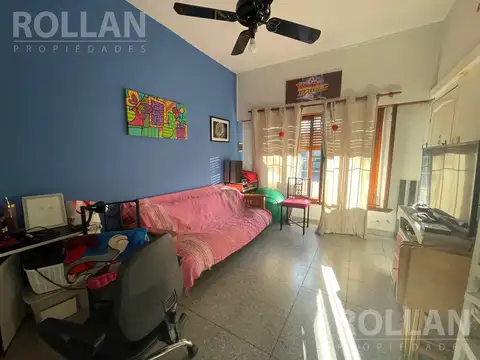 Casa 9 ambientes con 4 baños