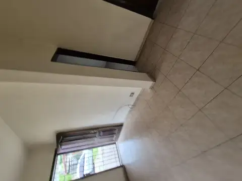 Casa 2 ambientes con 1 baño