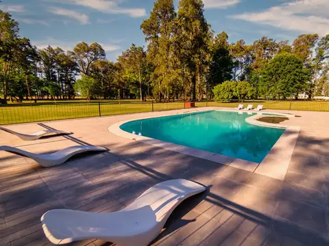 VENTA LOTE 1.734M2 CON VISTA AL GOLF EN TRES PINOS