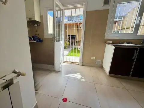 Depto Tipo Casa 4 ambientes con 2 baños