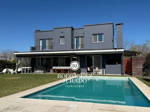 Casa en venta de 4 dormitorios a la laguna El Canton