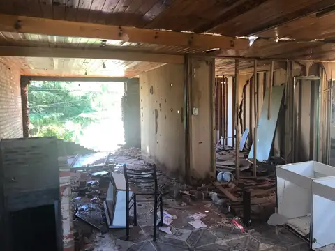 Casa 6 ambientes con 4 baños