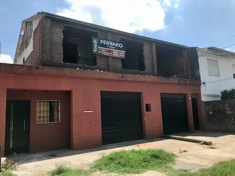 Local en P. Baja c/ Casa en P. Alta en Venta