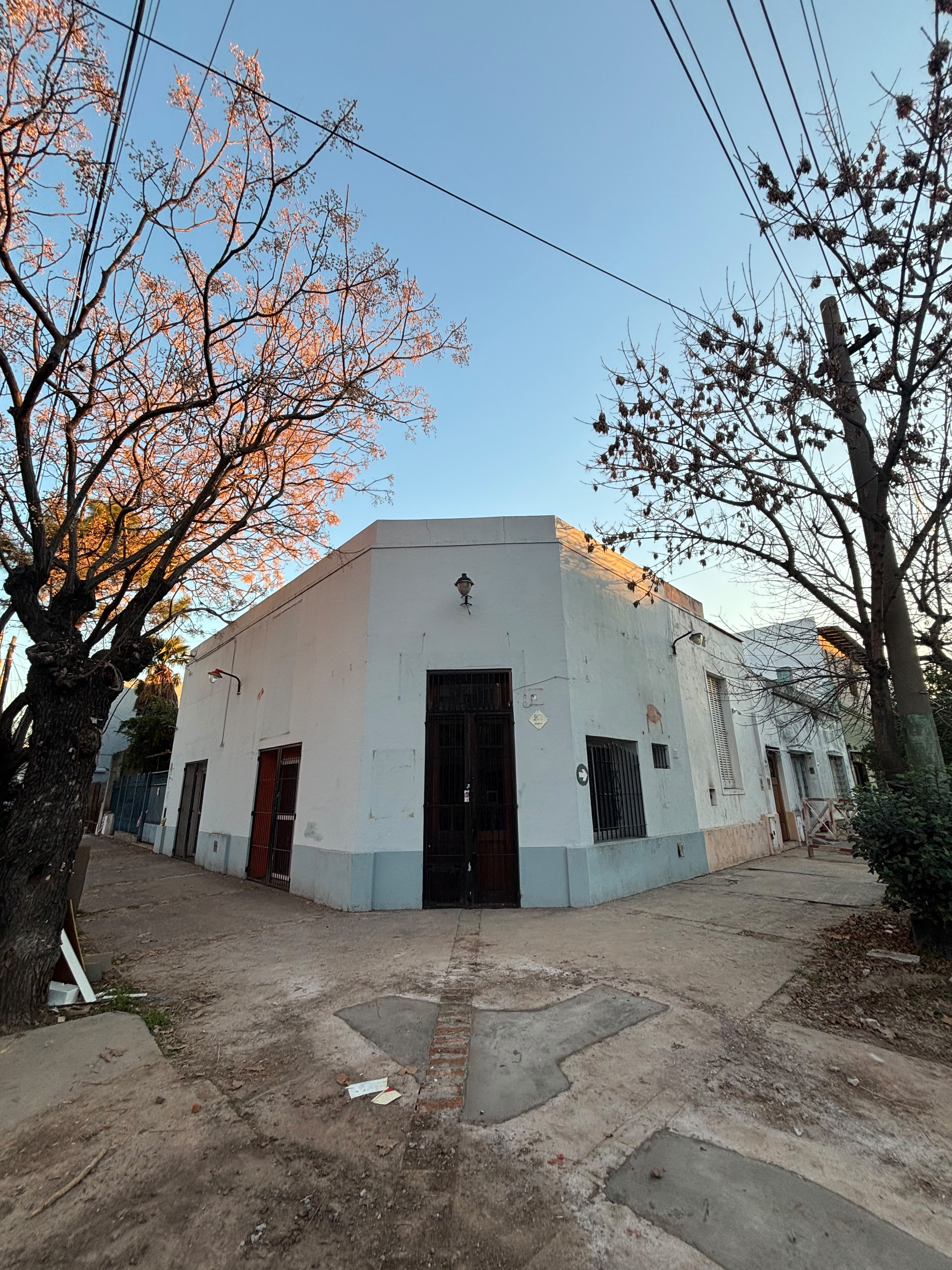 Local Comercial en Esquina