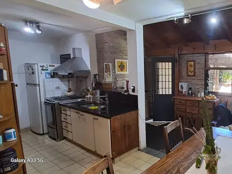 Casa en Venta con 3 cocheras
