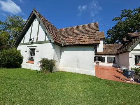 Casa con lote de 2800 mts, ideal inversores