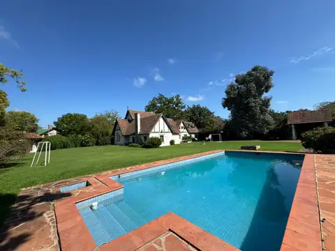 Casa en Venta con 1 cochera