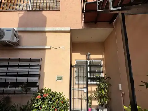 Depto Tipo Casa en Venta 20 años