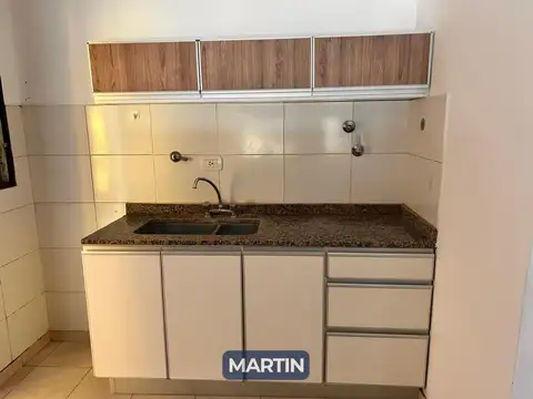 Casa en Alquiler con 1 cochera