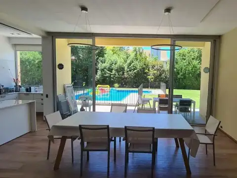 Casa en Venta de 5 dormitorios