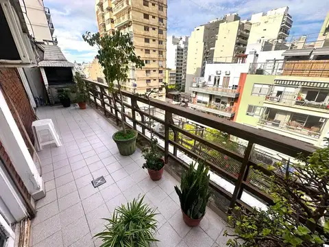 VENTA DE HERMOSO 3 AMBIENTES CON BALCON ATERRAZADO