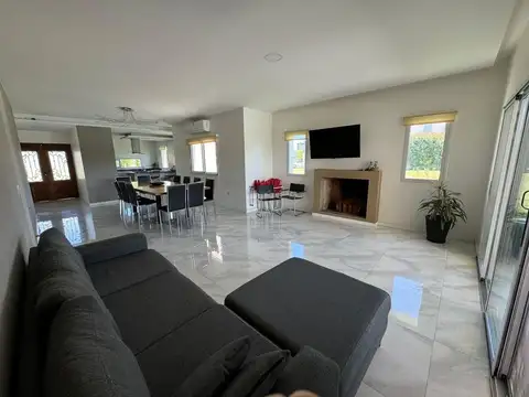 VENTA CASA 4 AMB PILETA VISTA AL LAGO EN SAN ELISEO SAN VICENTE