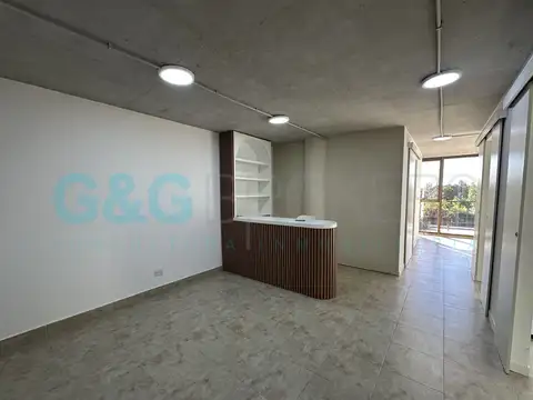 Oficina en Alquiler con 1 cochera