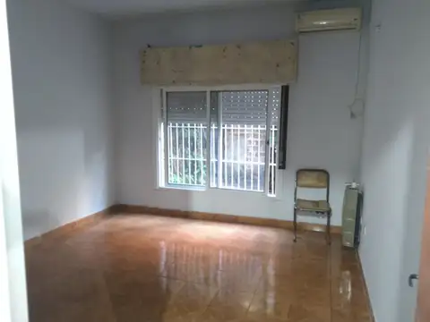 CASA 3 AMBIENTES EN ISIDRO CASANOVA APTA CREDITO