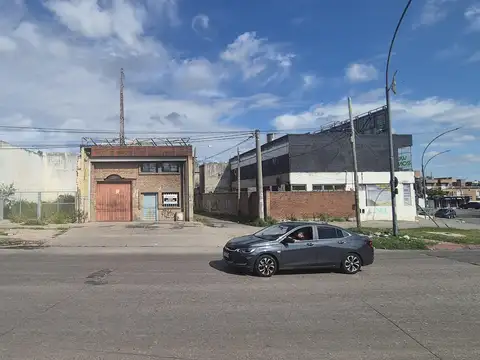 OPORTUNIDAD  GALPÓN EN UBICACIÓN ESTRATÉGICA