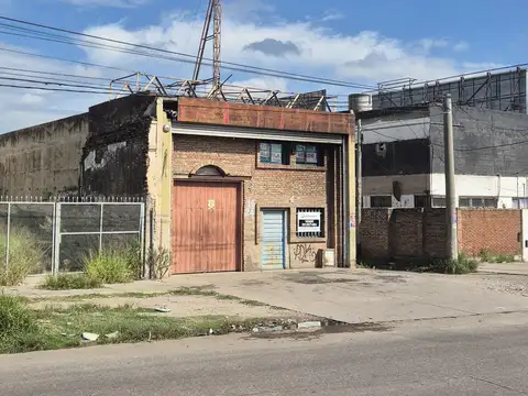 OPORTUNIDAD  GALPÓN EN UBICACIÓN ESTRATÉGICA