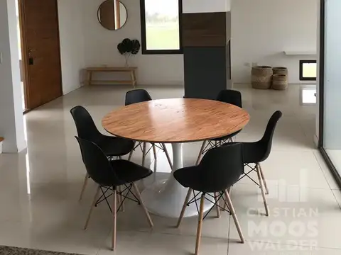 Excelente Casa en Puertos del Lago