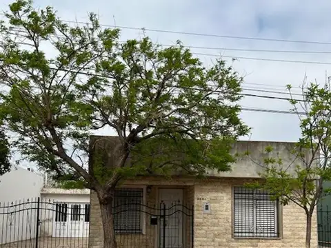 Casa en Venta con Amplias Comodidades Servicios *