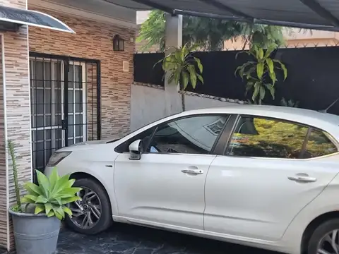 Casa en Venta  4 ambientes San Miguel Gelly y Obes al 1500