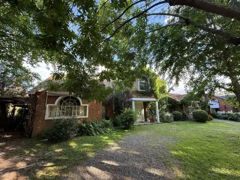 Aristobulo del Valle al 2600