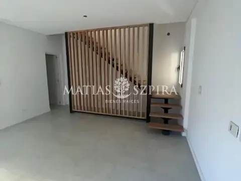 Depto Tipo Casa en Venta en Castelar, USD 160.000