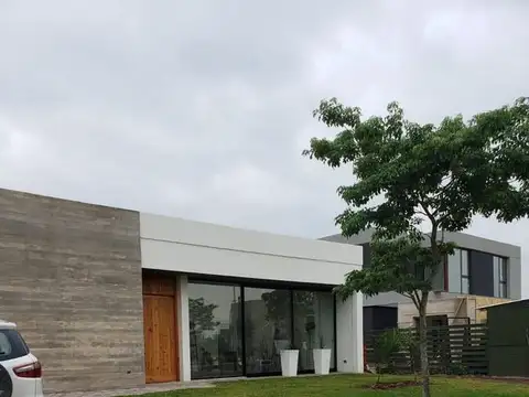 Casa en Venta en Ceibos 2 dormitorios, Puertos 100
