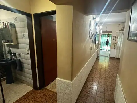 Casa 4 ambientes con 1 baño