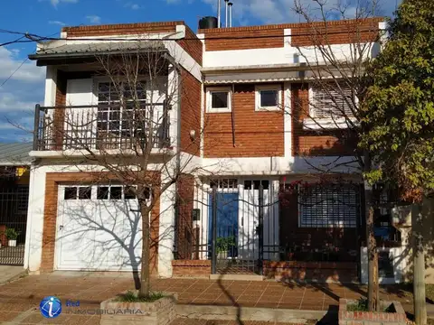 CASA AMPLIA DE 2 PLANTAS CON GARAGE GUALEGUAYCHU