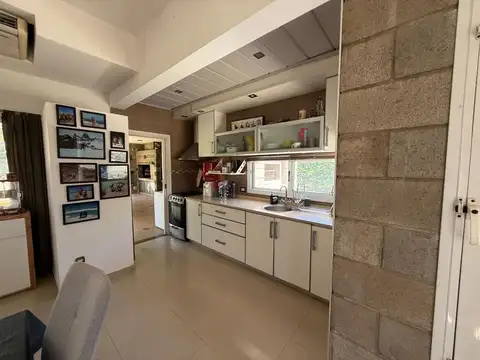 Casa 5 ambientes con 2 baños