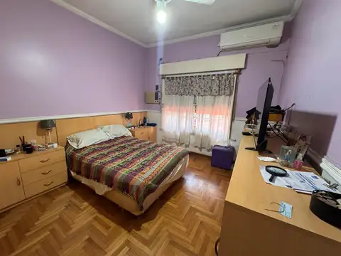 ¡Imperdible casa 4 ambientes con jardín y piscina en Quilmes! ¡APTA CRÉDITO!