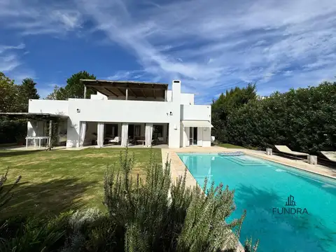VENTA CASA 6 DORMITORIOS CON JARDIN Y PILETA EN PILARA, EL TONO