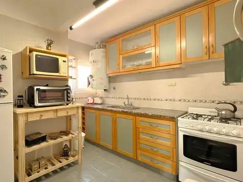 Departamento 4 ambientes con 2 baños