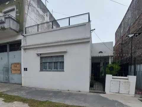 Casa - Venta - Argentina, Lanús - AV. VIAMONTE 2870