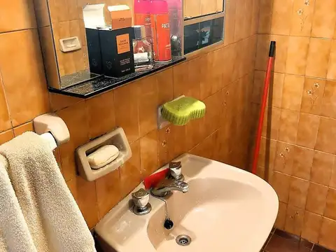 Depto Tipo Casa en Venta 50 años