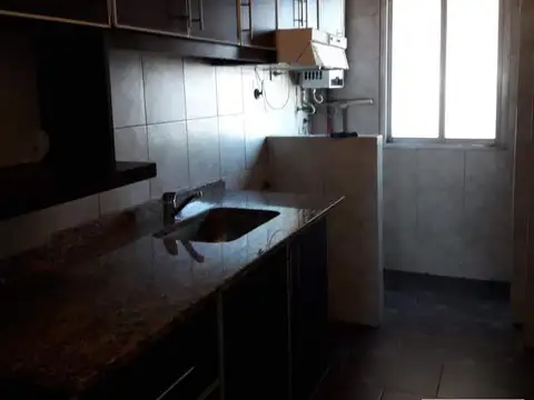 Departamento en venta - 3 dormitorios 1 baño - 70mts2  - Gerli