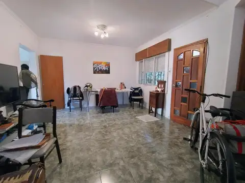 CASA INTERNA UNICA EN VENTA EN DEAN FUNES AL 500:IMPECABLE