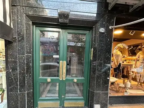 3 AMBIENTES   LUMINOSO  1 PISO POR ESCALERA OPCIONAL COCHERA FIJA CUBIERTA A 2 CUADRAS